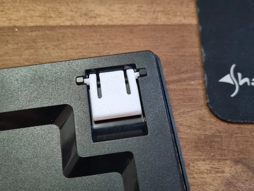 Chân đế RGB Sharkoon Purewriter cho bàn phím - Image 3