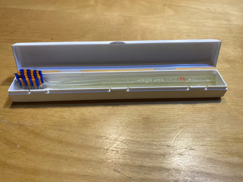 Hộp đựng bàn chải đánh răng Curaprox tiêu chuẩn - Image 1