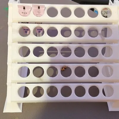 Giá đỡ ống màu với móc treo cho 25 ống màu