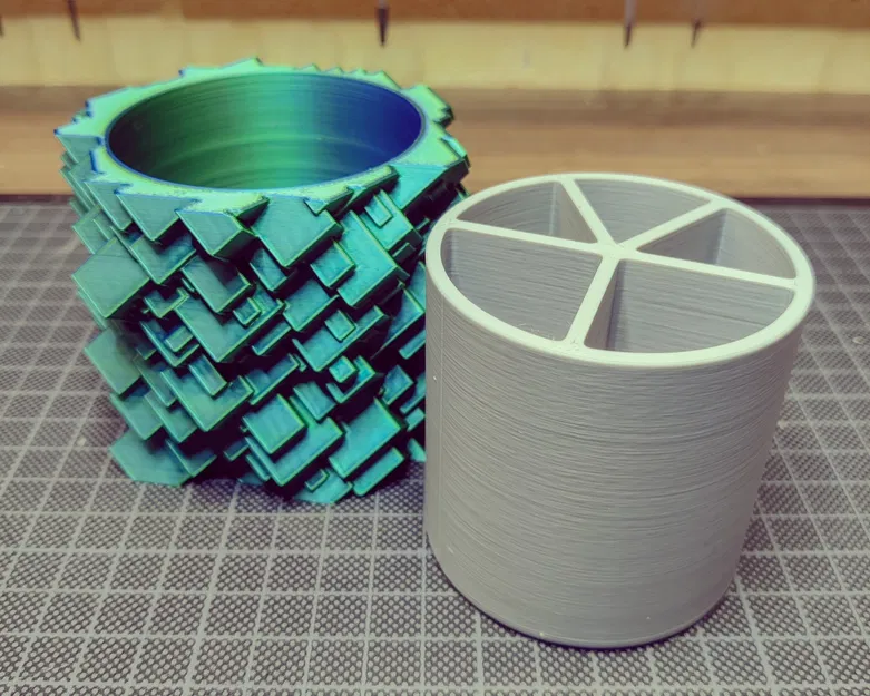 Nhà phân phối chậu cây Glitch với thiết kế phẳng và chắc ch... - Image 2