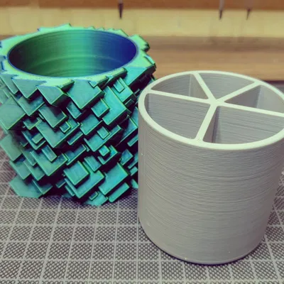 Nhà phân phối chậu cây Glitch với thiết kế phẳng và chắc ch...