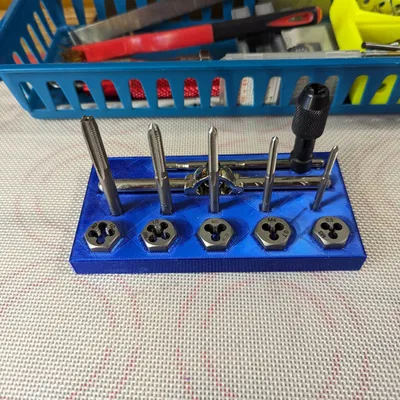 Giá đỡ bộ dụng cụ ren và mũi khoan metric