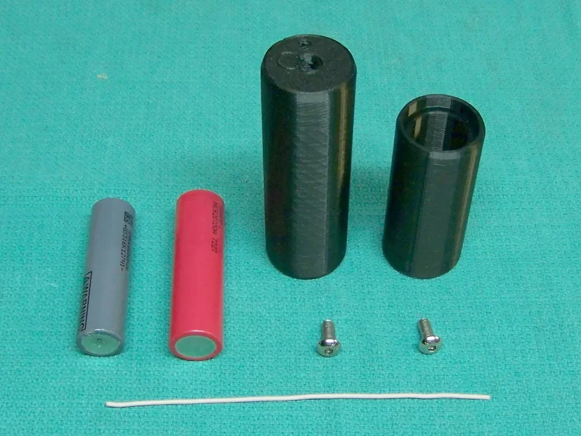Bộ chuyển đổi pin Lithium 20700 hoặc 18650 sang 3 pin D - Image 1