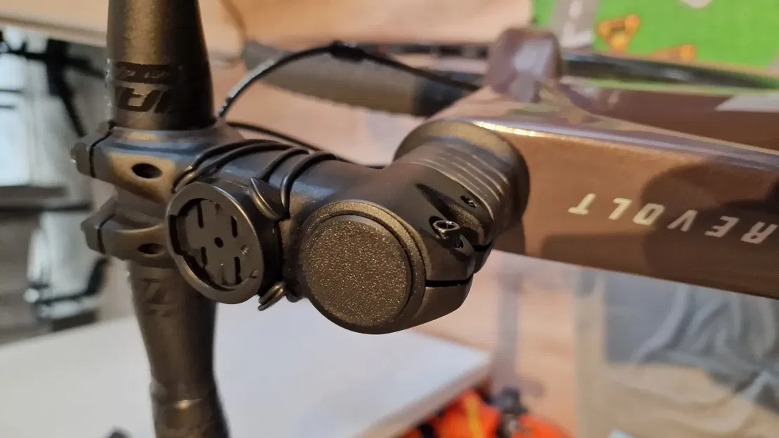 Nắp chụp stem Giant Revolt nâng cao cho xe đạp - Image 1