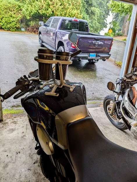 Giá đỡ cốc cho xe máy hai cốc độc đáo - Image 2