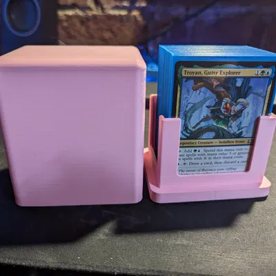 Hộp bài Magic The Gathering với thiết kế tinh tế và từ tính