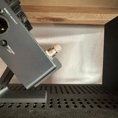 Giá đỡ cho bộ khuếch đại Darkglass