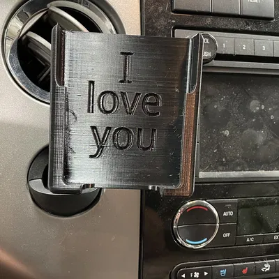 Giá đỡ điện thoại Scosche cho iPhone 13 có ốp bảo vệ