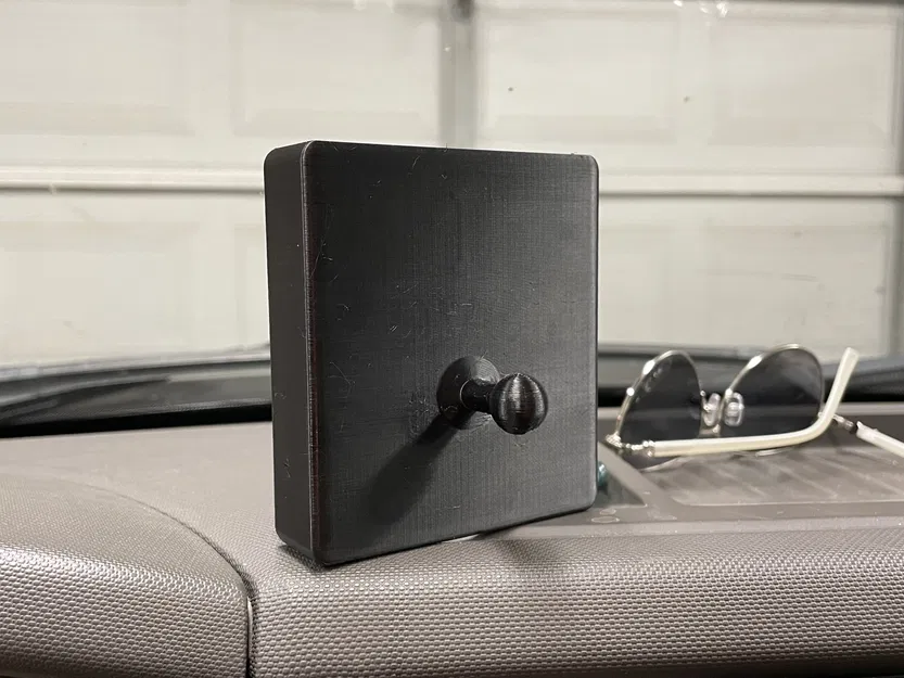 Giá đỡ điện thoại Scosche cho iPhone 13 có ốp bảo vệ - Image 2