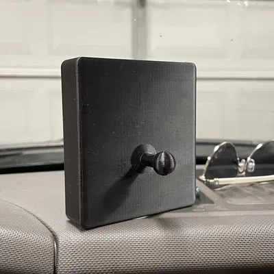 Giá đỡ điện thoại Scosche cho iPhone 13 có ốp bảo vệ