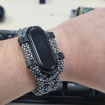 Giá đỡ cho Mi Band 4 bằng dây paracord