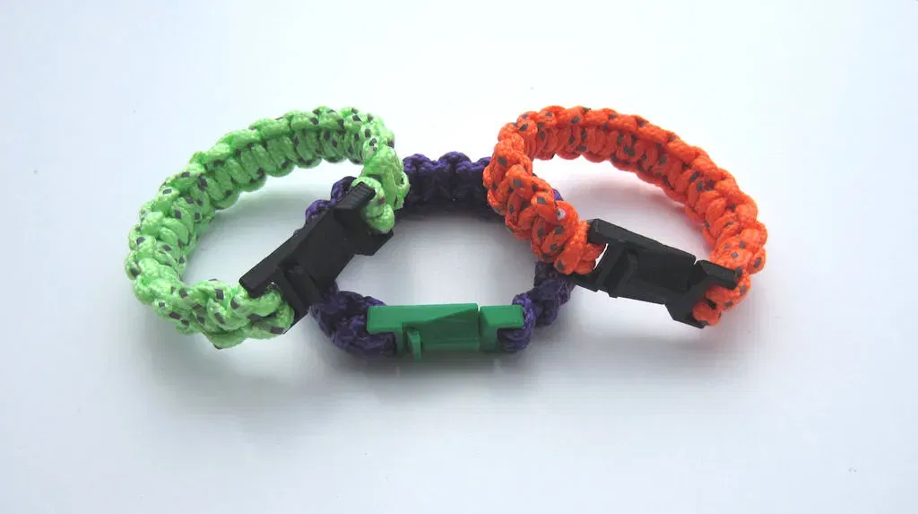 Vòng tay sinh tồn với dây paracord 7 feet - Image 3