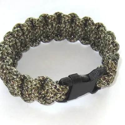 Vòng tay sinh tồn với dây paracord 7 feet