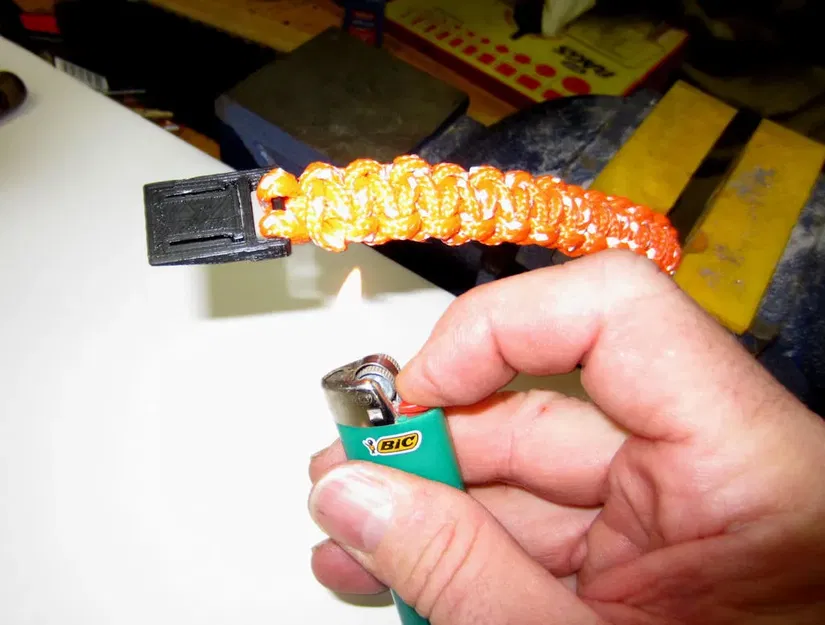 Vòng tay sinh tồn với dây paracord 7 feet - Image 17