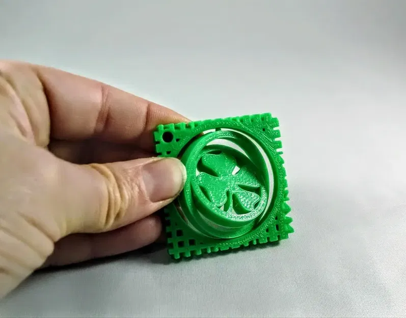 Móc khóa gimbal cỏ 4 lá cho ngày lễ St. Patty's - Image 4