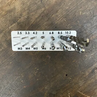 Giá đỡ cho mũi khoan và đầu ren Narex