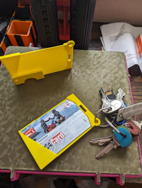 Giá đỡ thẻ cho móc chìa khóa với chỗ để Yubikey - Image 1