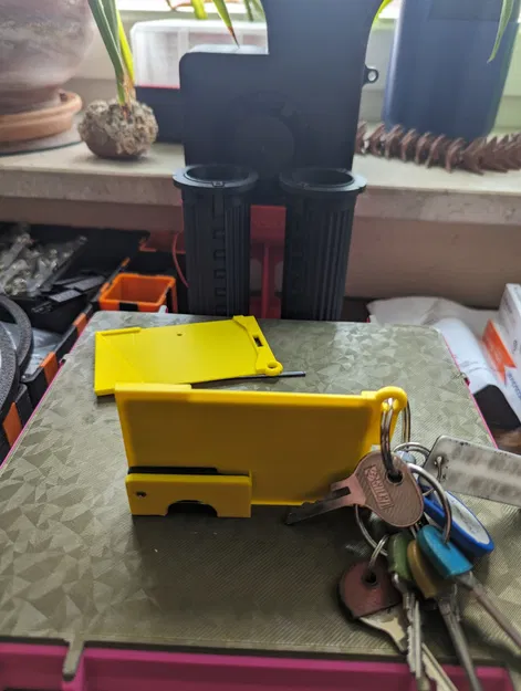 Giá đỡ thẻ cho móc chìa khóa với chỗ để Yubikey - Image 2