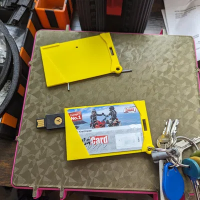 Giá đỡ thẻ cho móc chìa khóa với chỗ để Yubikey