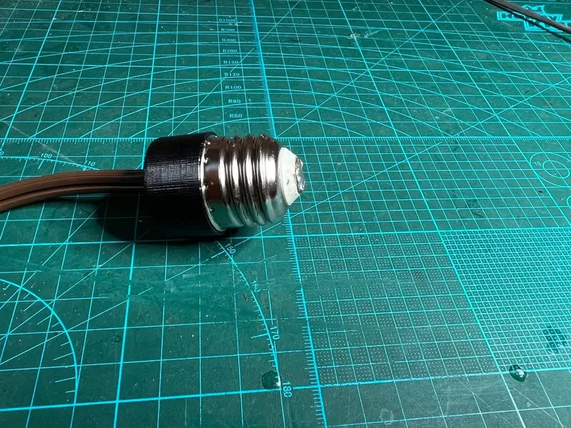 Adapter Đui Đèn Tiêu Chuẩn Sang 2 Dây - Image 1