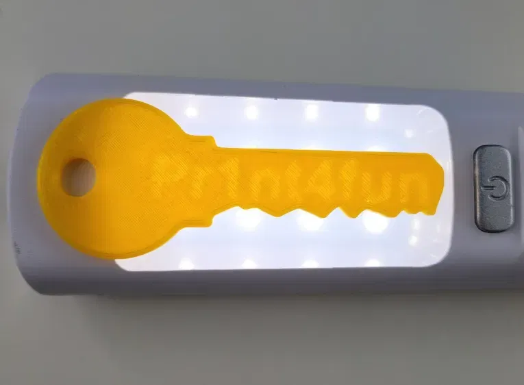 Khóa mật khẩu với khả năng hiển thị văn bản khi chiếu sáng - Image 1