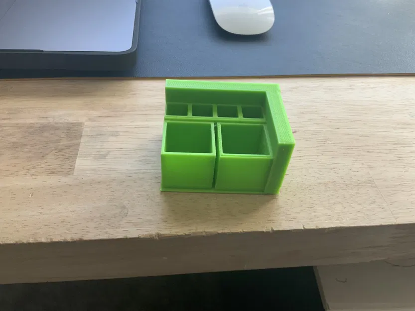 Giá đỡ trang điểm và bút chì tiện lợi - Image 1