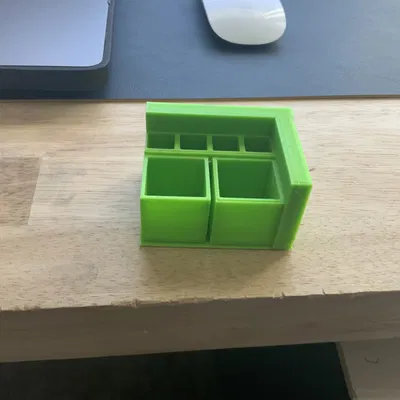 Giá đỡ trang điểm và bút chì tiện lợi