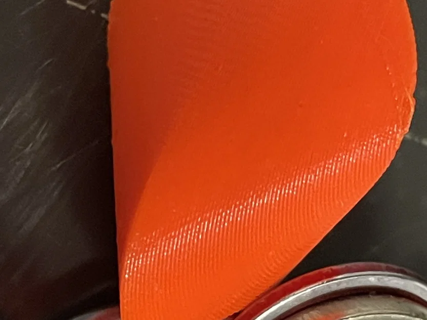 Móc khóa Oloid dài 30mm với thiết kế độc đáo - Image 1