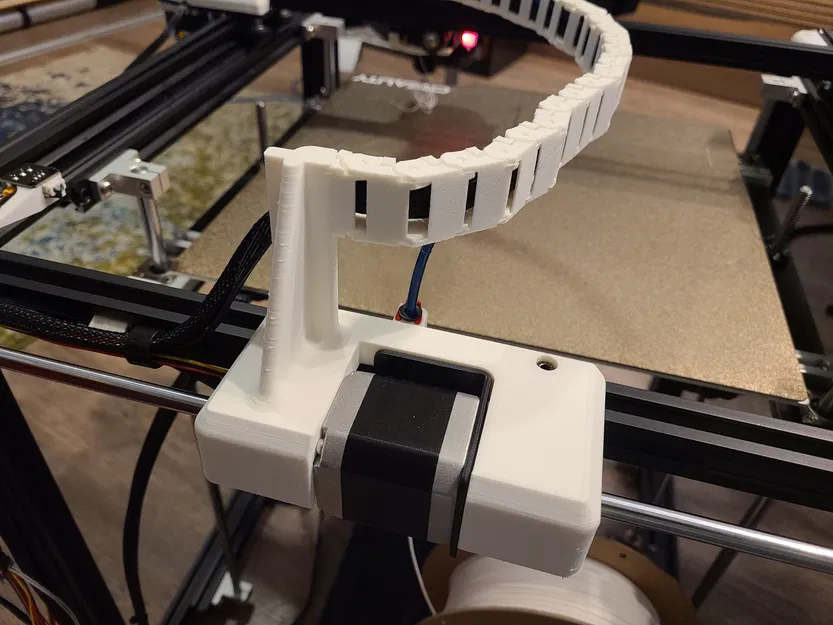 Nắp động cơ bước Ender 5 Plus với giá đỡ dây cáp - Image 1