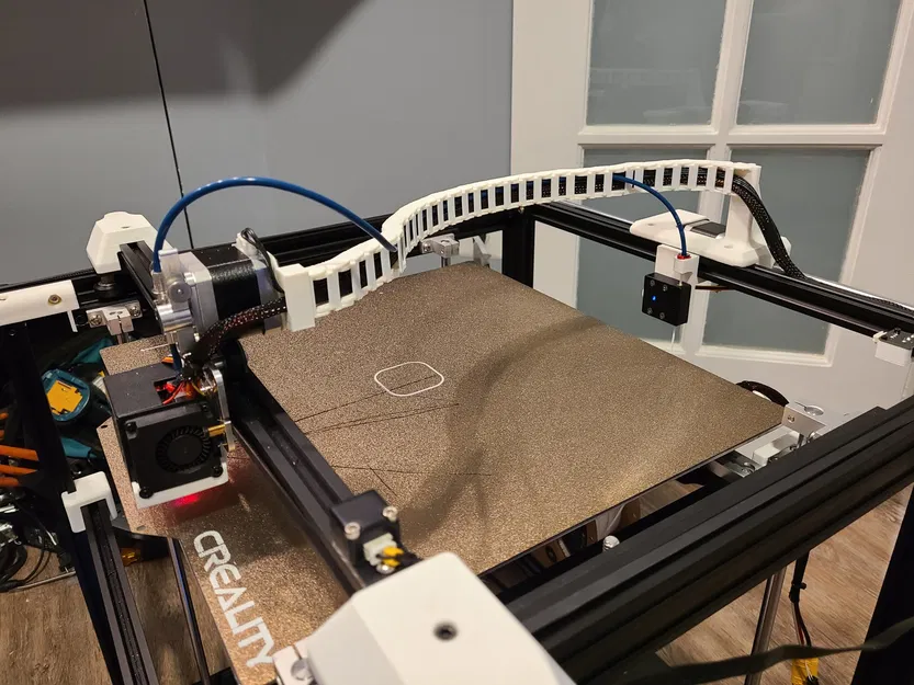 Nắp động cơ bước Ender 5 Plus với giá đỡ dây cáp - Image 3