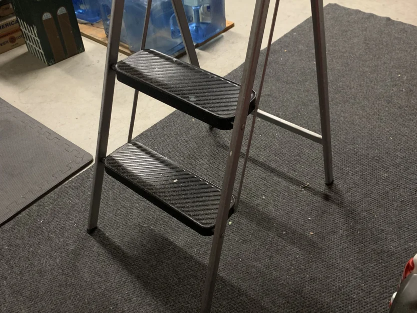 Thay thế chân cho thang gấp Cosco Three Step Max Steel 11-835-pbl4 - Image 3