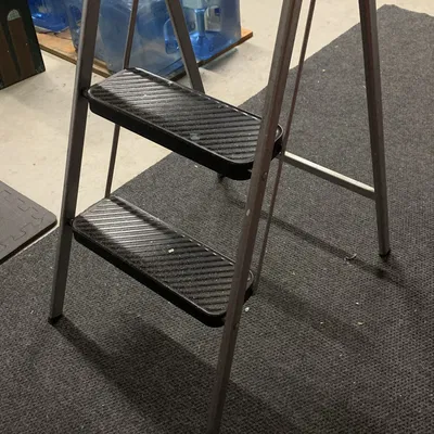 Thay thế chân cho thang gấp Cosco Three Step Max Steel 11-835-pbl4