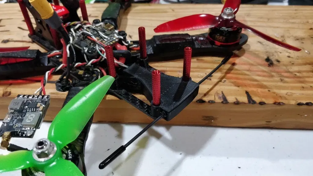 Giá đỡ ăng-ten T cho Frsky R9MM và Martian II - Image 2