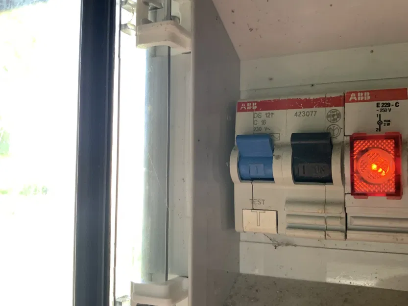 Bản thay thế bản lề cho hộp điện ABB - Image 2