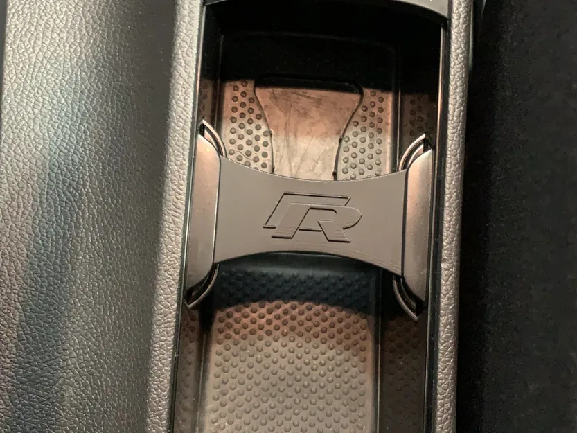 Giá đỡ cốc thay thế cho Volkswagen Golf 6 với logo R - Image 1