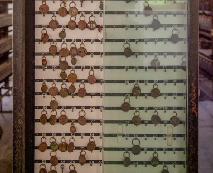 Biển số cho thợ mỏ trong khai thác khoáng sản - Image 1