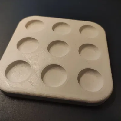 Bảng màu sơn đơn giản với 9 ô chứa