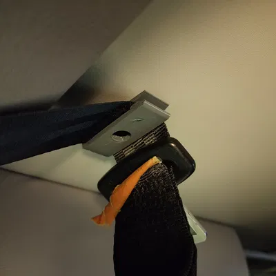 Giá đỡ dây an toàn thay thế cho xe Marco Polo