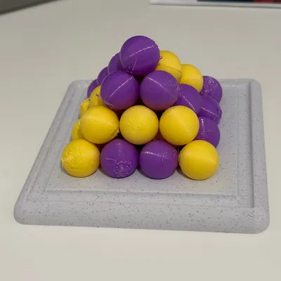 Trò chơi bàn Pylos với thiết kế đơn giản và thú vị