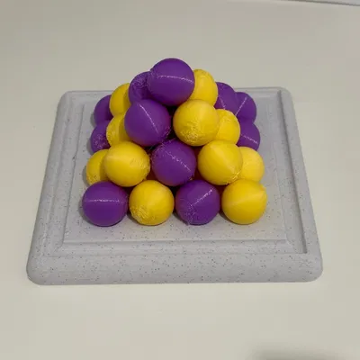 Trò chơi bàn Pylos với thiết kế đơn giản và thú vị