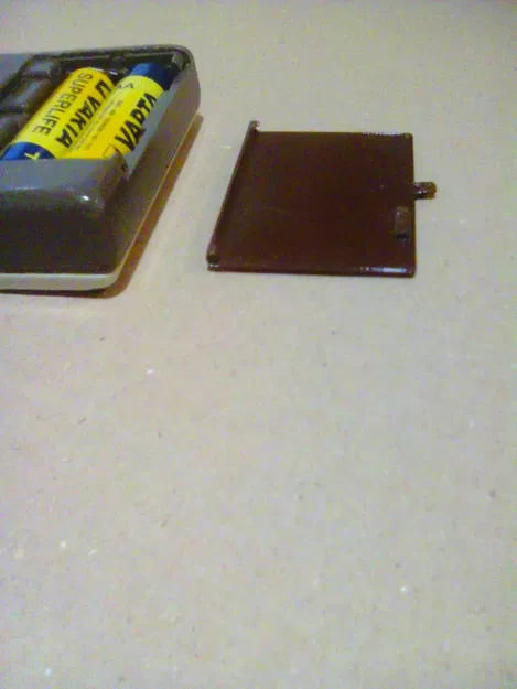 Nắp pin cho máy tính Sharp EL-5812 từ thập niên 70 - Image 1