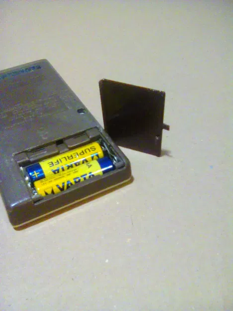 Nắp pin cho máy tính Sharp EL-5812 từ thập niên 70 - Image 2