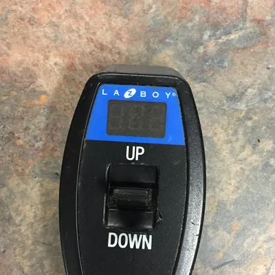 Thay thế công tắc rocker cho điều khiển ghế recliner Lazy Boy cũ