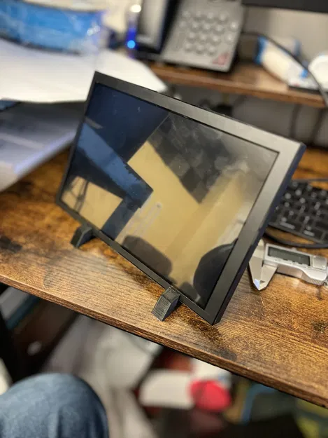 Giá đỡ màn hình cảm ứng 10 inch cho Raspberry Pi - Image 1