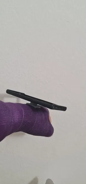 Giá đỡ điện thoại gắn lên băng tay Castlock - Image 1