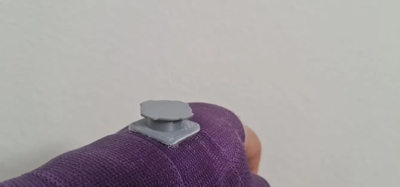 Giá đỡ điện thoại gắn lên băng tay Castlock - Image 4