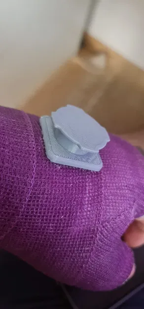 Giá đỡ điện thoại gắn lên băng tay Castlock - Image 5