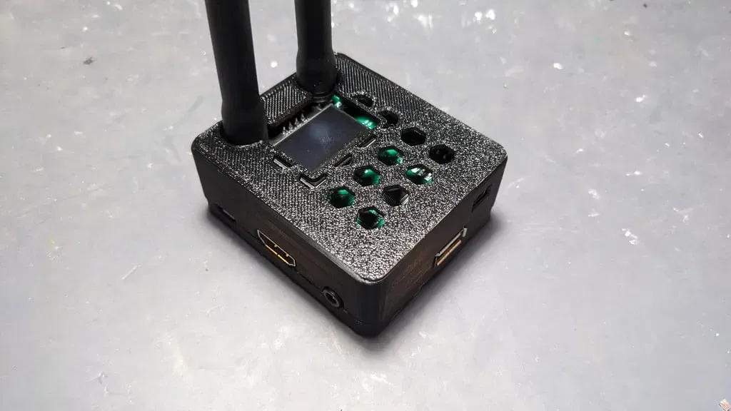 Vỏ cho Raspberry Pi 3A và Pi-Star MMDVM với màn hình OLED - Image 1