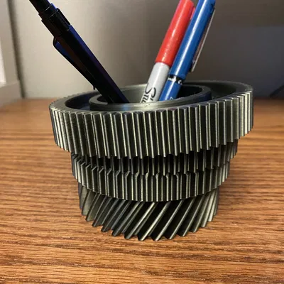 Giá đỡ bút hình chồng bánh răng độc đáo