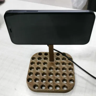 Giá đỡ cho iPhone 12, 13, 14, 15 với sạc không dây Ambrane